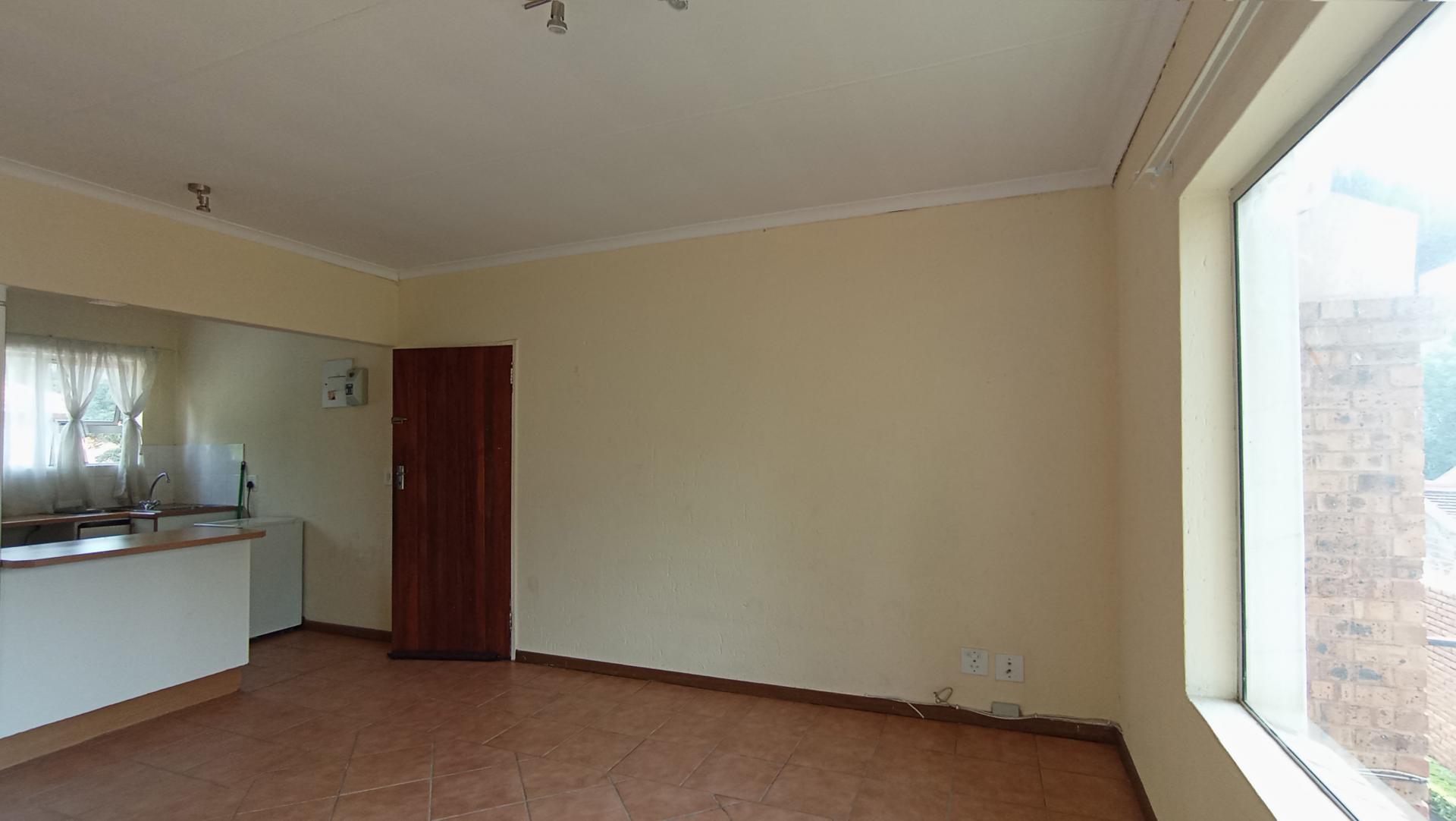 Lounges - 15 square meters of property in Ferndale - JHB