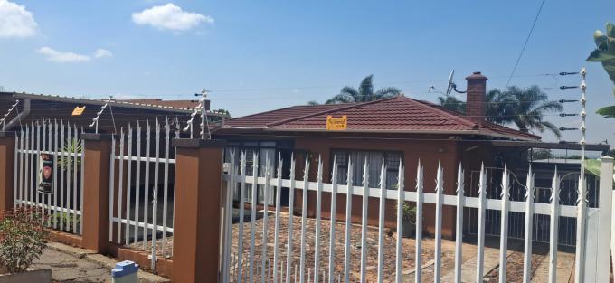 4 Bedroom House for Sale For Sale in Sunnyridge - MR671971