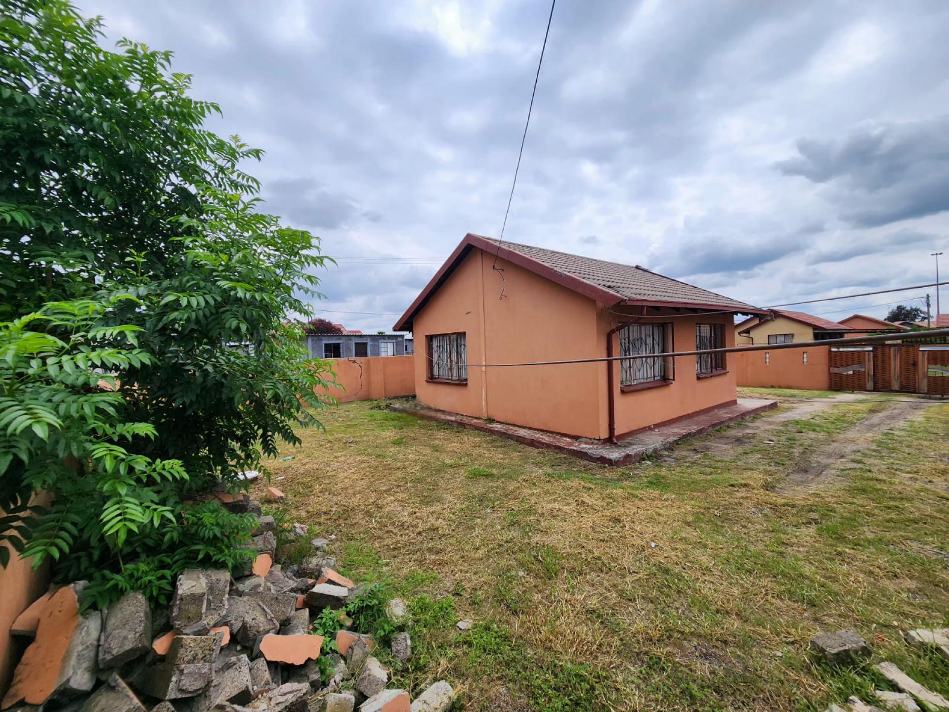 Backyard of property in Meriting unit 3