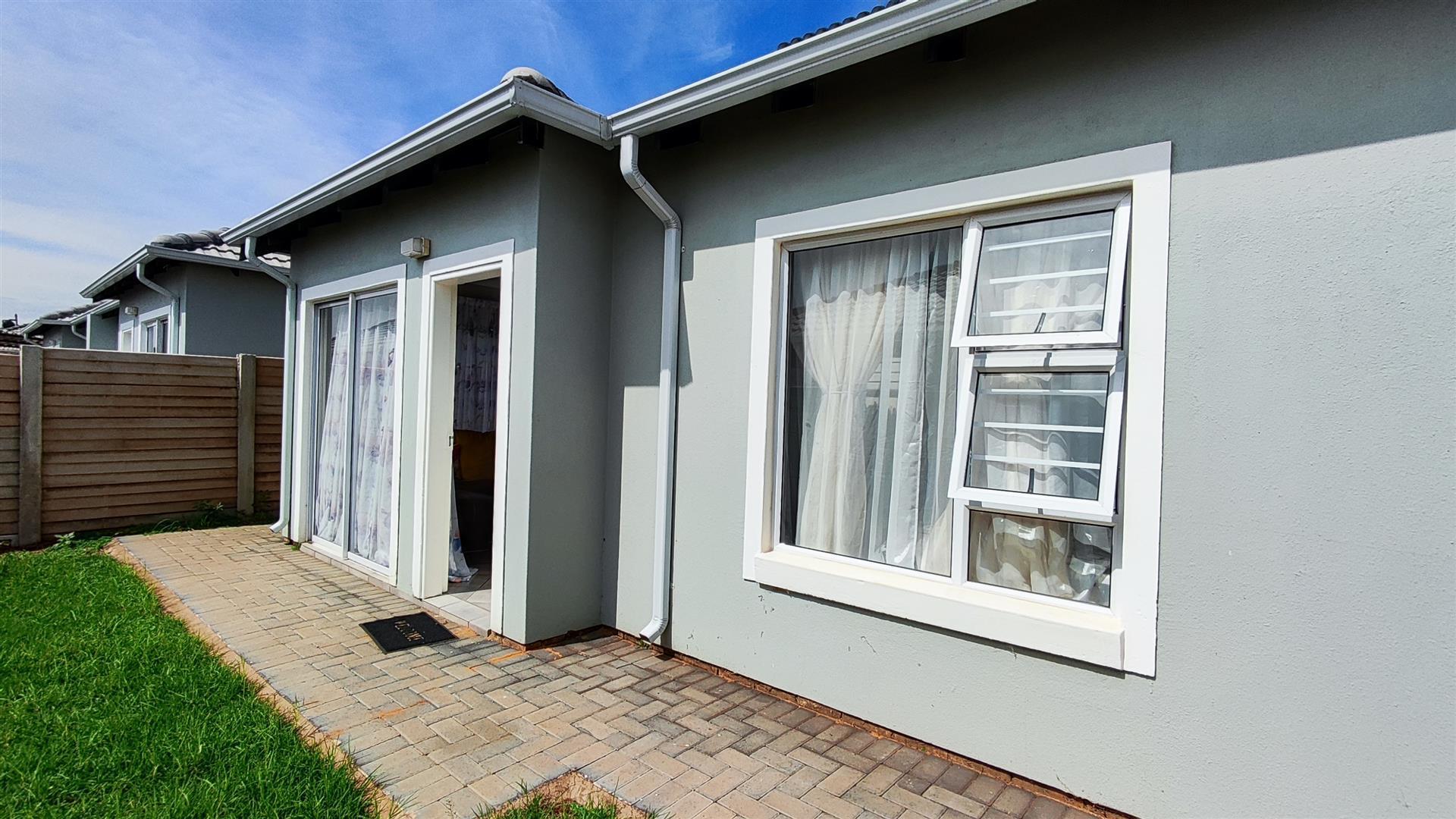 Front View of property in Alliance