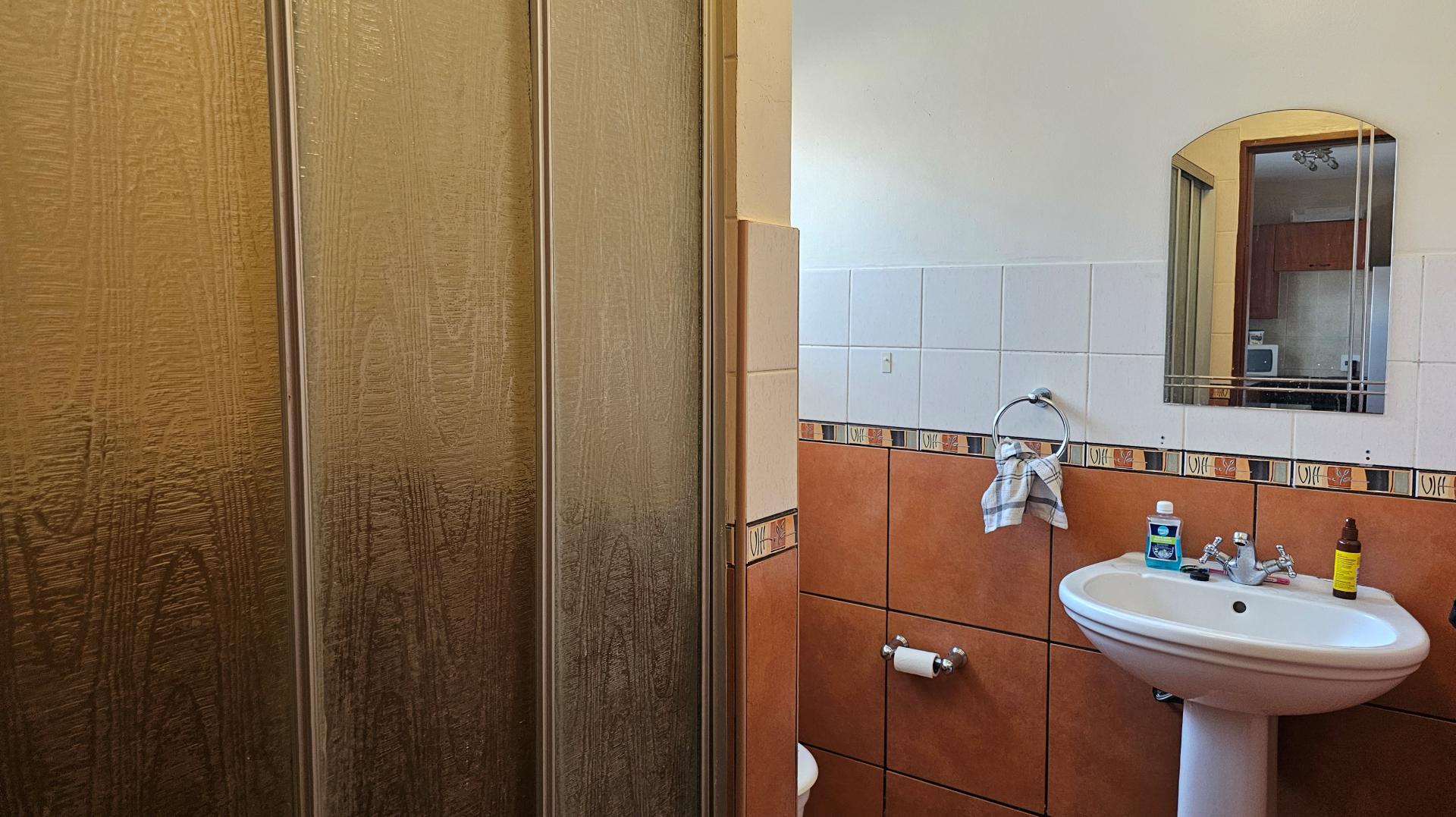 Bathroom 1 of property in Potchefstroom