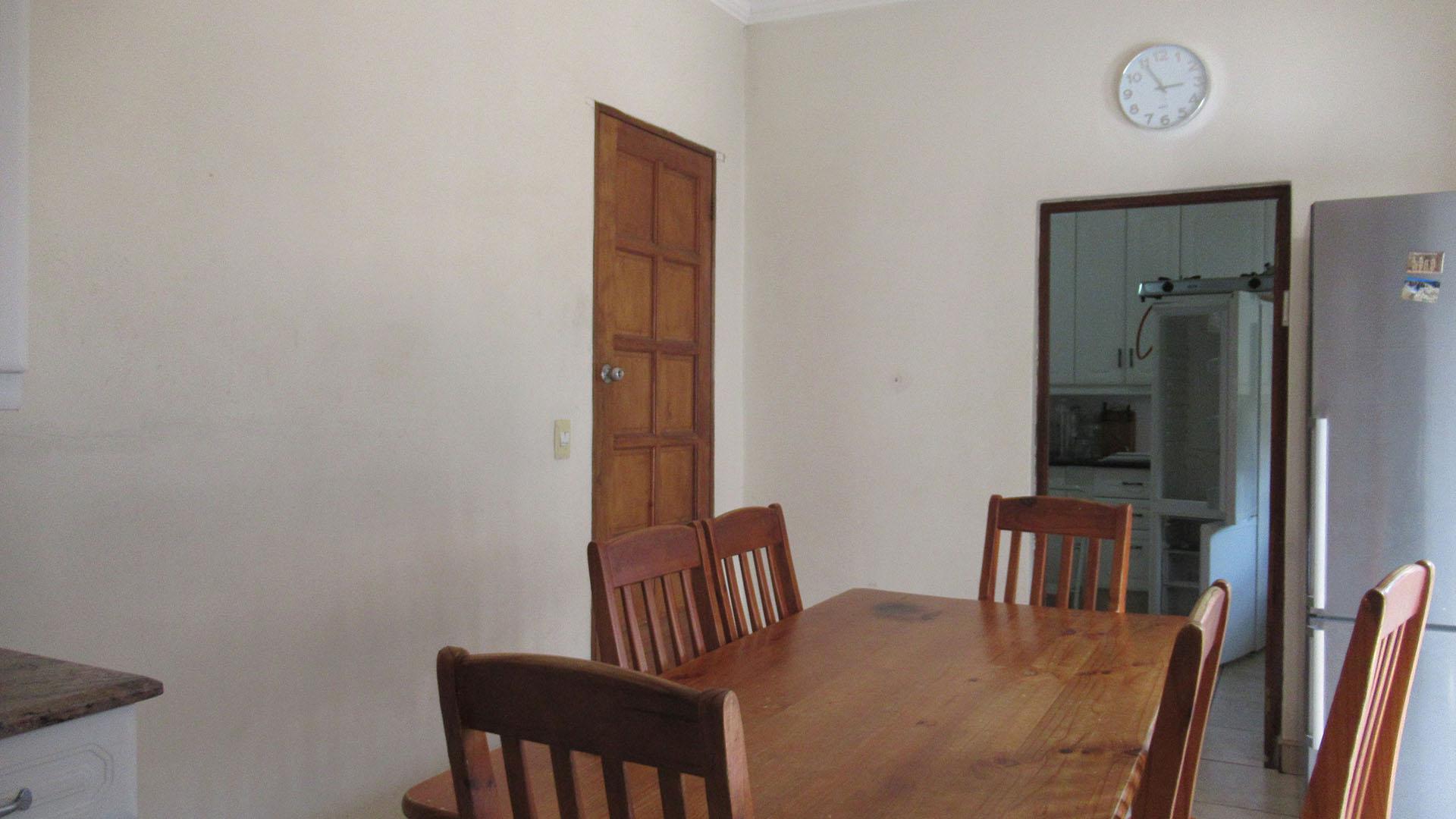 Dining Room - 39 square meters of property in Oaklands - JHB