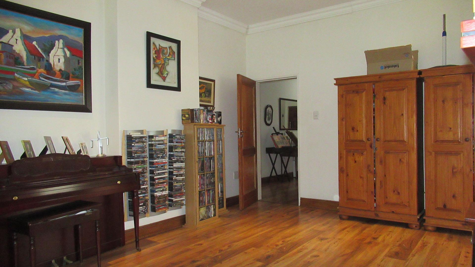 Rooms - 48 square meters of property in Oaklands - JHB