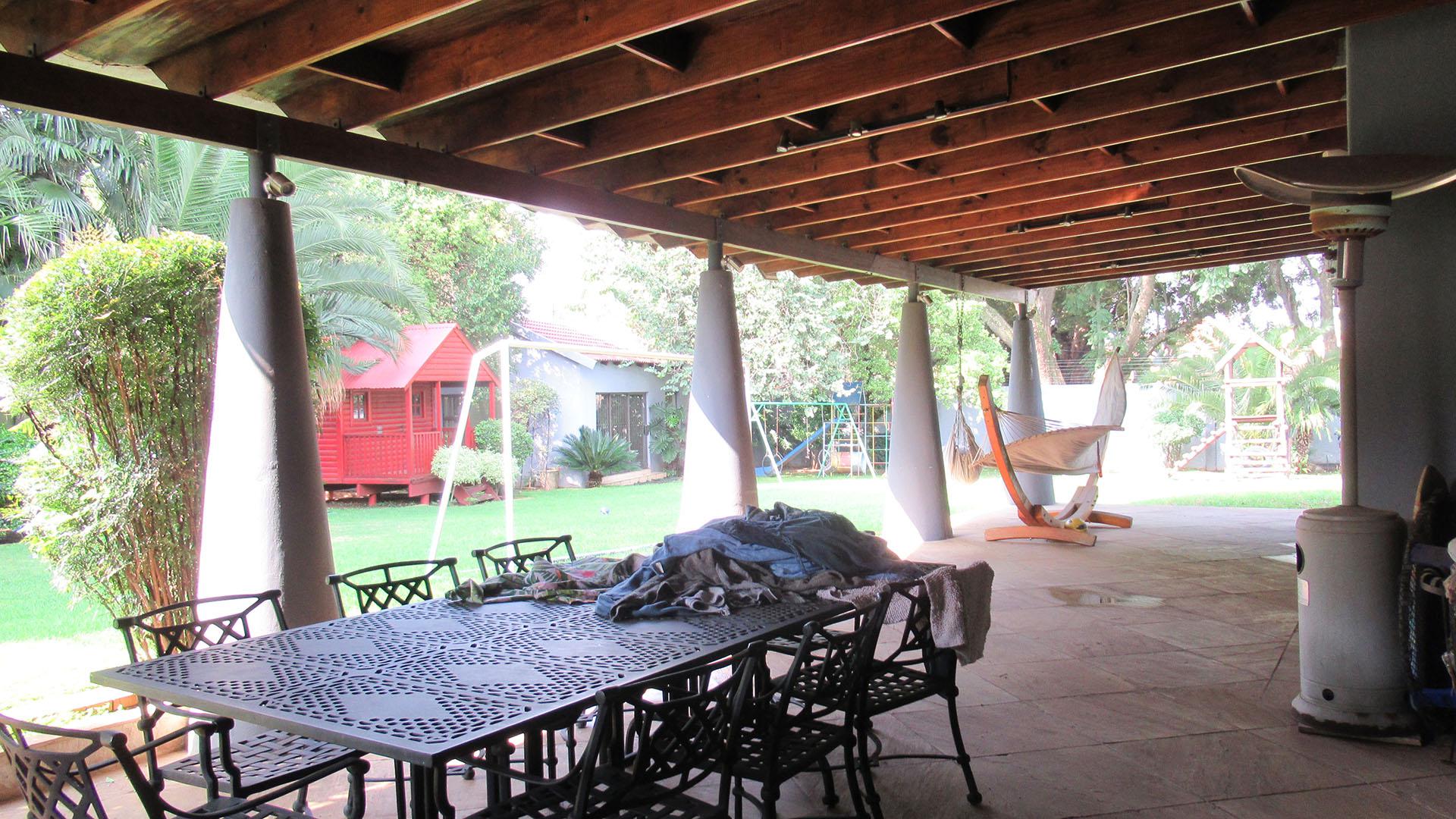 Patio - 89 square meters of property in Oaklands - JHB