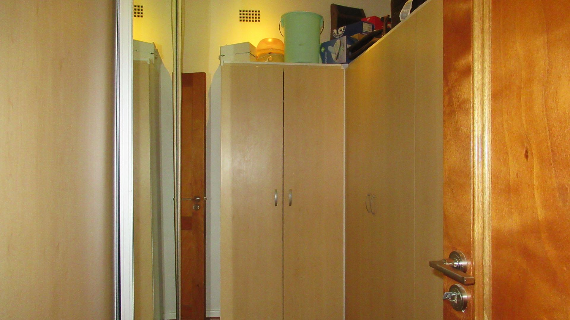 Spaces - 80 square meters of property in Oaklands - JHB