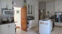 Kitchen - 38 square meters of property in Oaklands - JHB