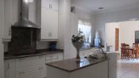 Kitchen - 38 square meters of property in Oaklands - JHB