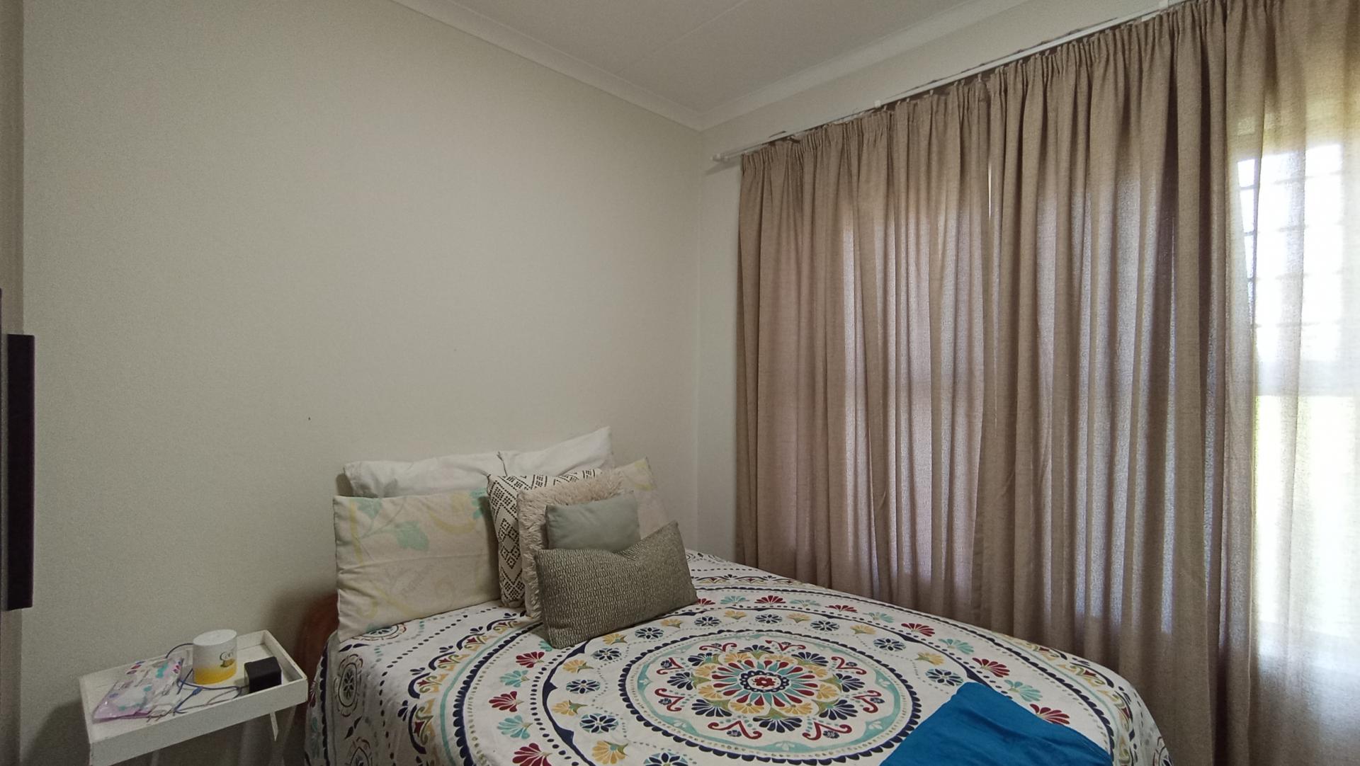 Bed Room 1 - 9 square meters of property in Northgate (JHB)