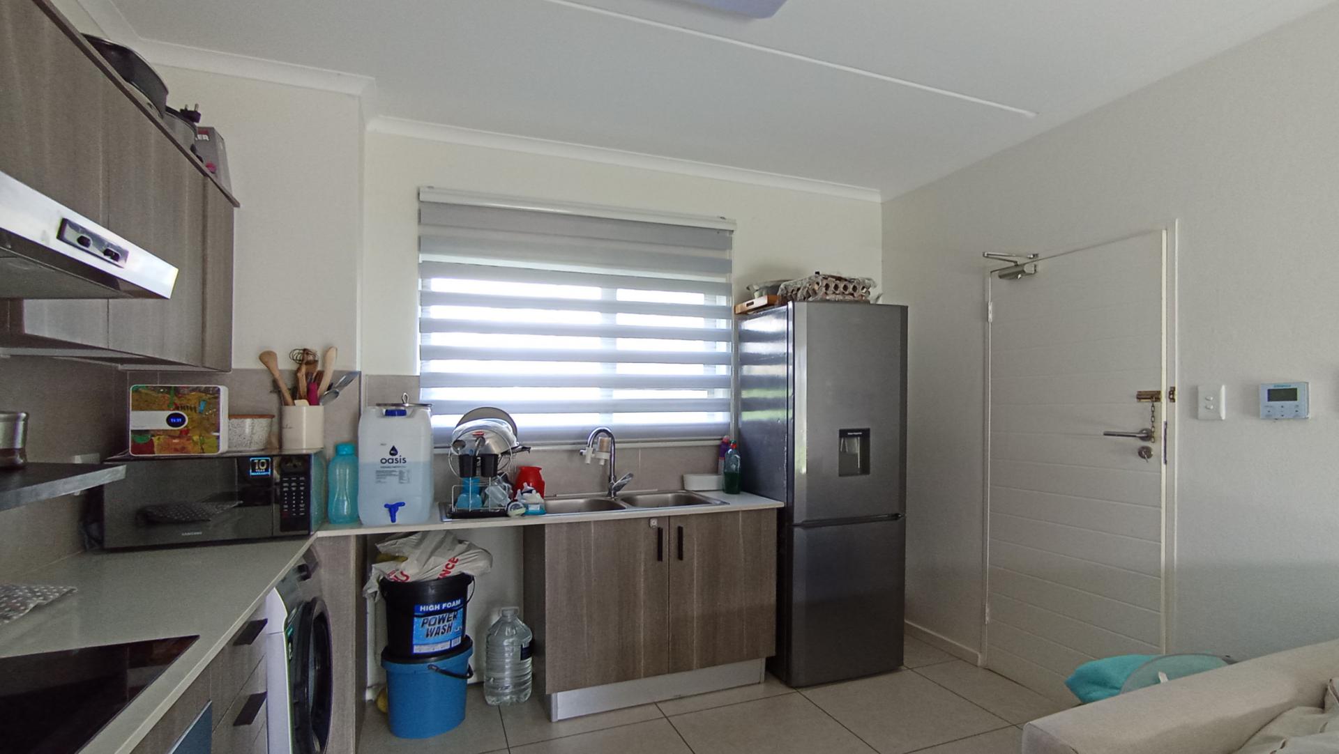 Kitchen - 11 square meters of property in Northgate (JHB)