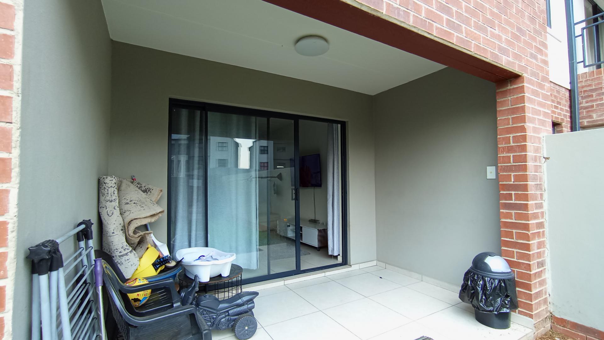 Patio - 7 square meters of property in Northgate (JHB)