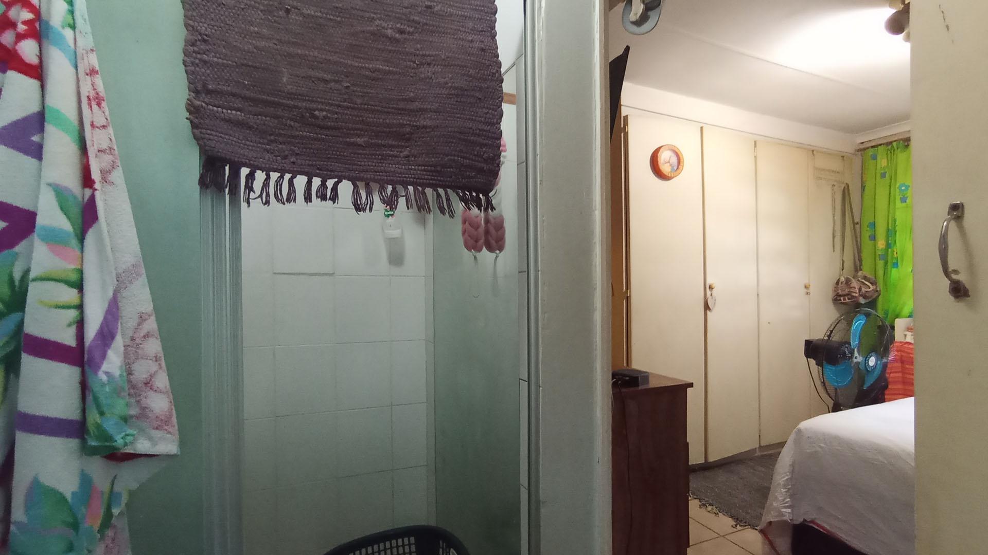 Main Bathroom - 3 square meters of property in La Montagne