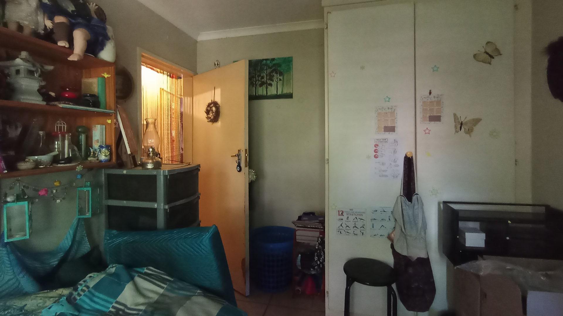 Bed Room 1 - 12 square meters of property in La Montagne