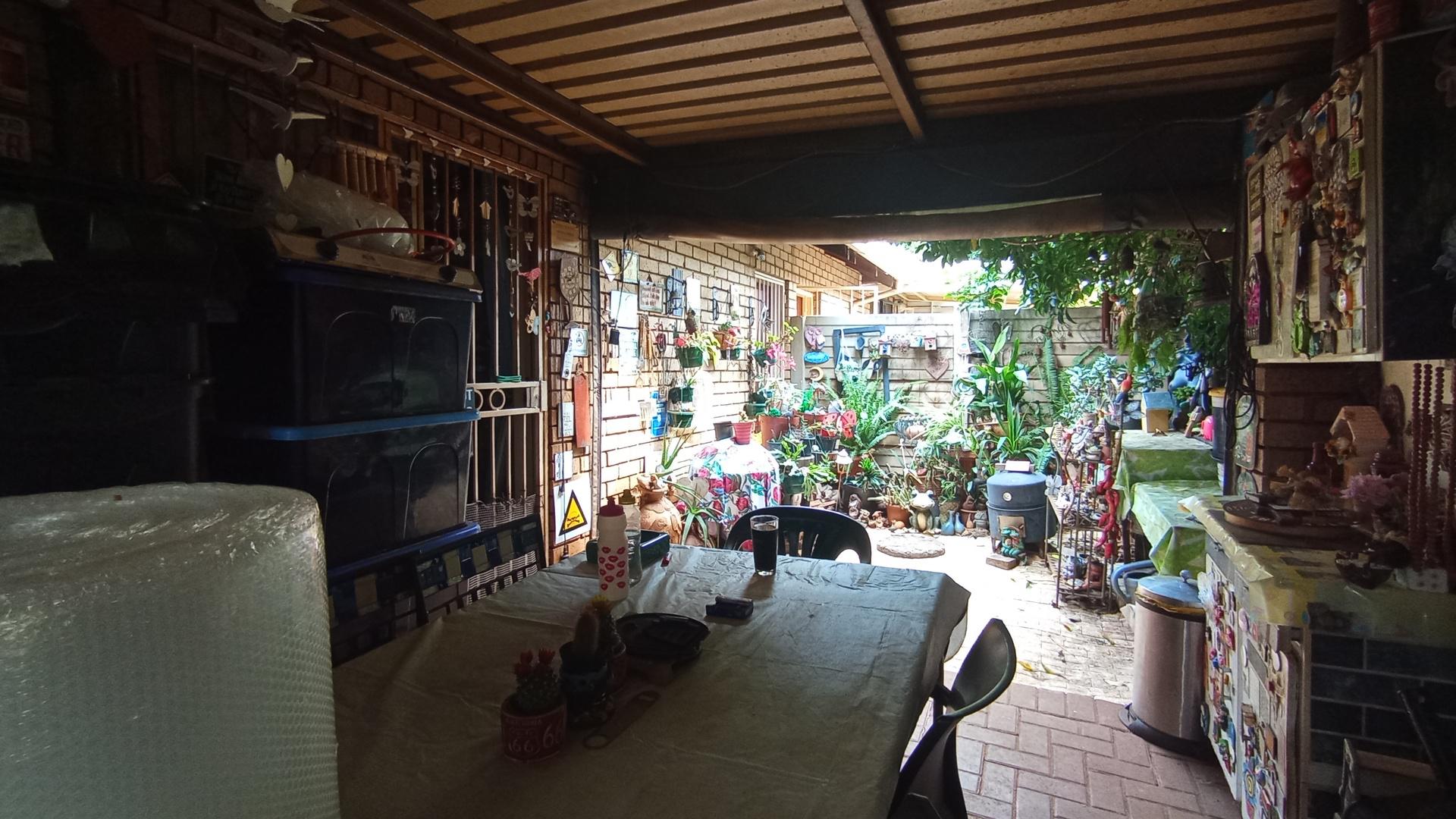 Patio - 10 square meters of property in La Montagne