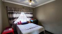 Bed Room 1 - 14 square meters of property in Birchleigh North