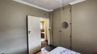 Bed Room 1 - 14 square meters of property in Birchleigh North
