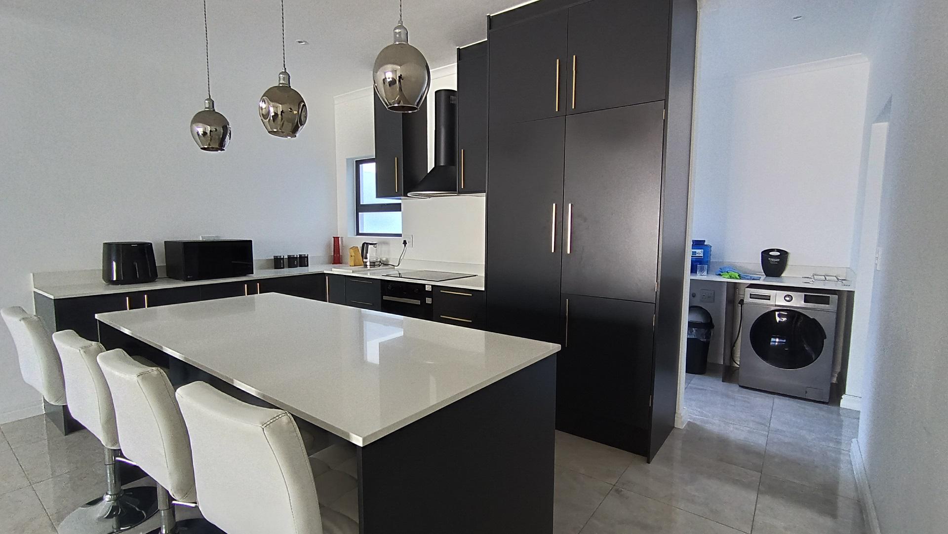 Kitchen - 27 square meters of property in Sandown Estate