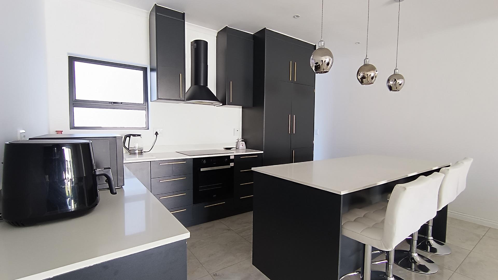 Kitchen - 27 square meters of property in Sandown Estate