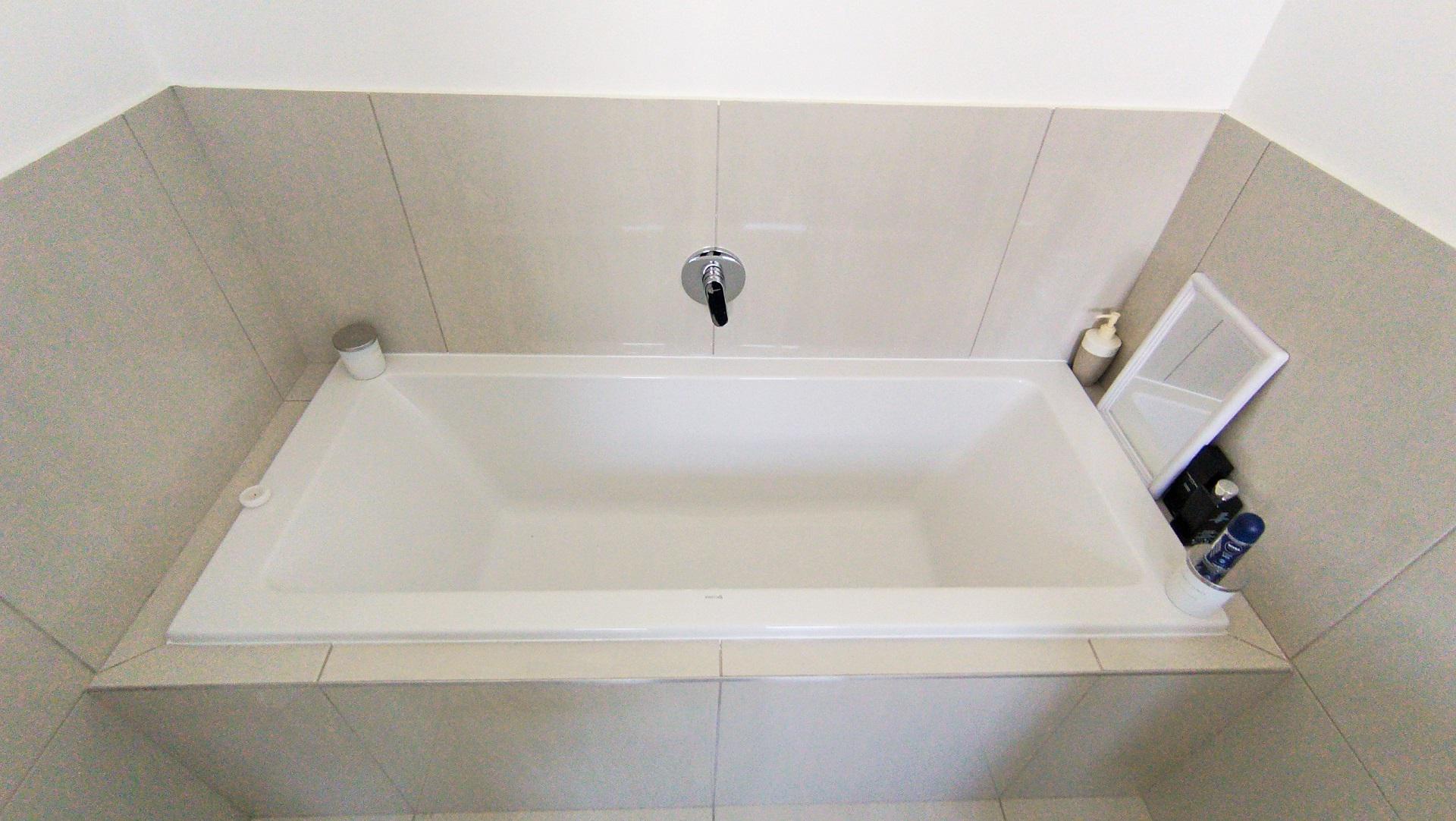 Bathroom 1 - 9 square meters of property in Sandown Estate