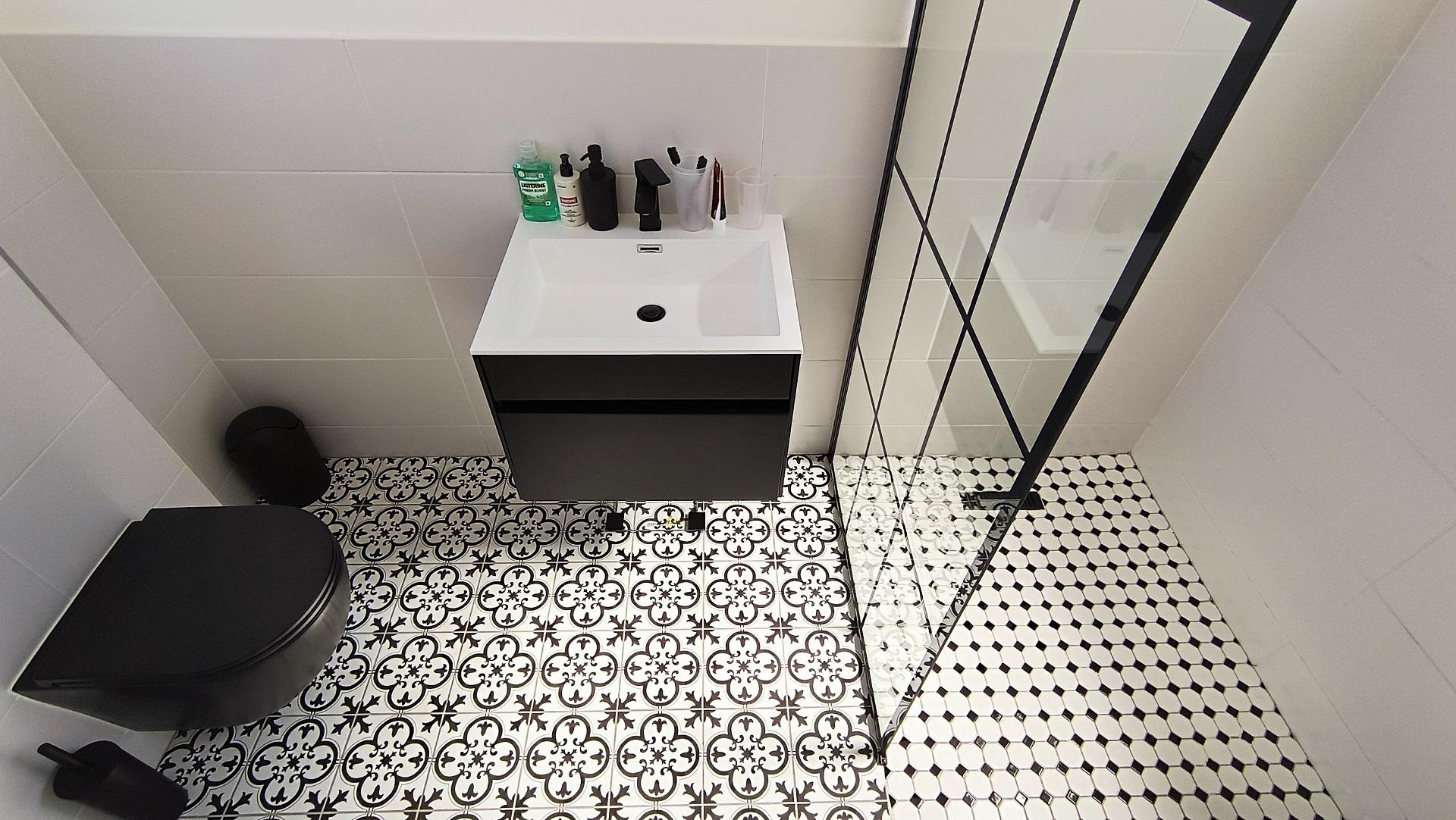 Main Bathroom - 6 square meters of property in Sandown Estate
