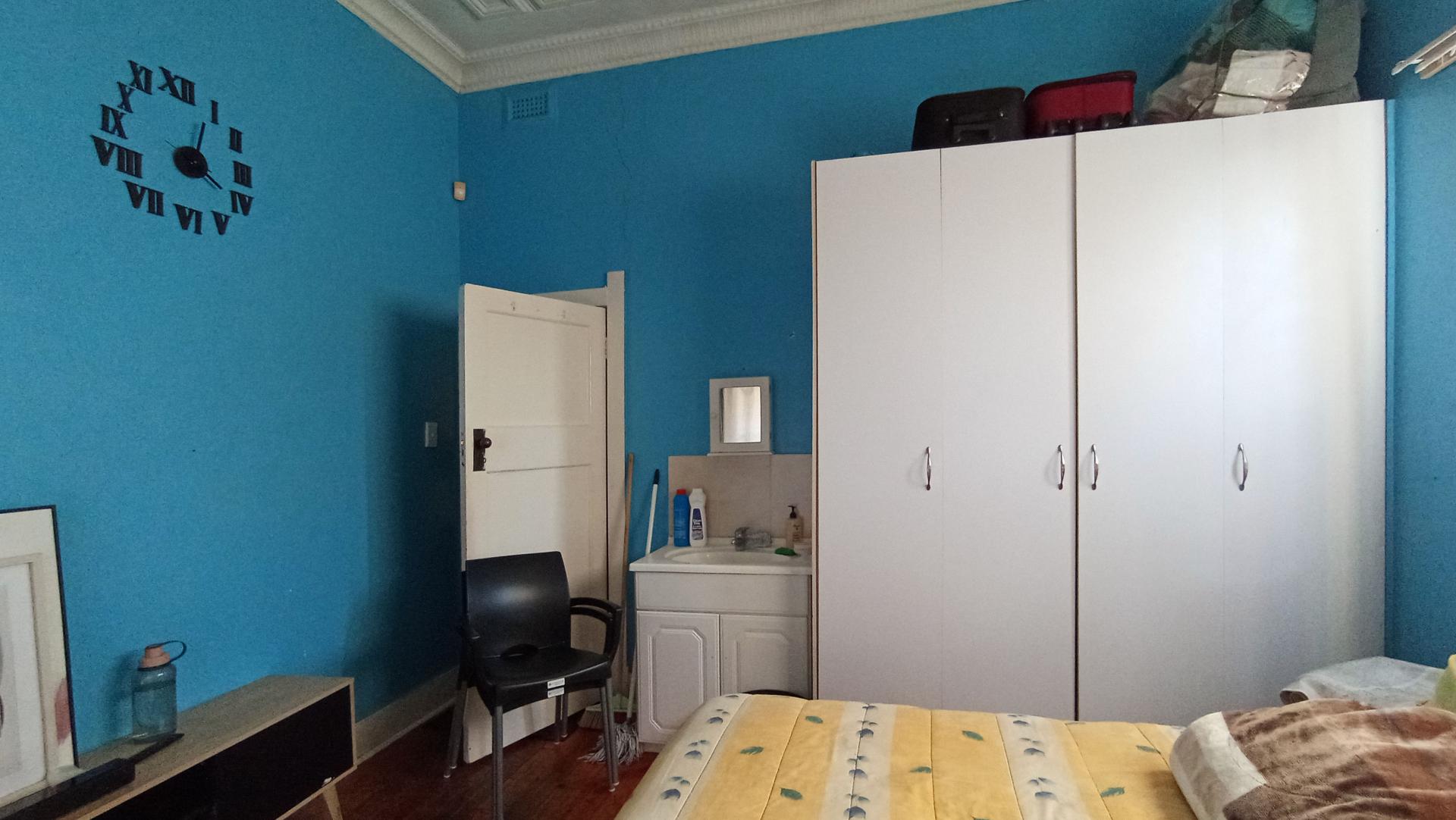 Bed Room 1 - 17 square meters of property in Kensington - JHB