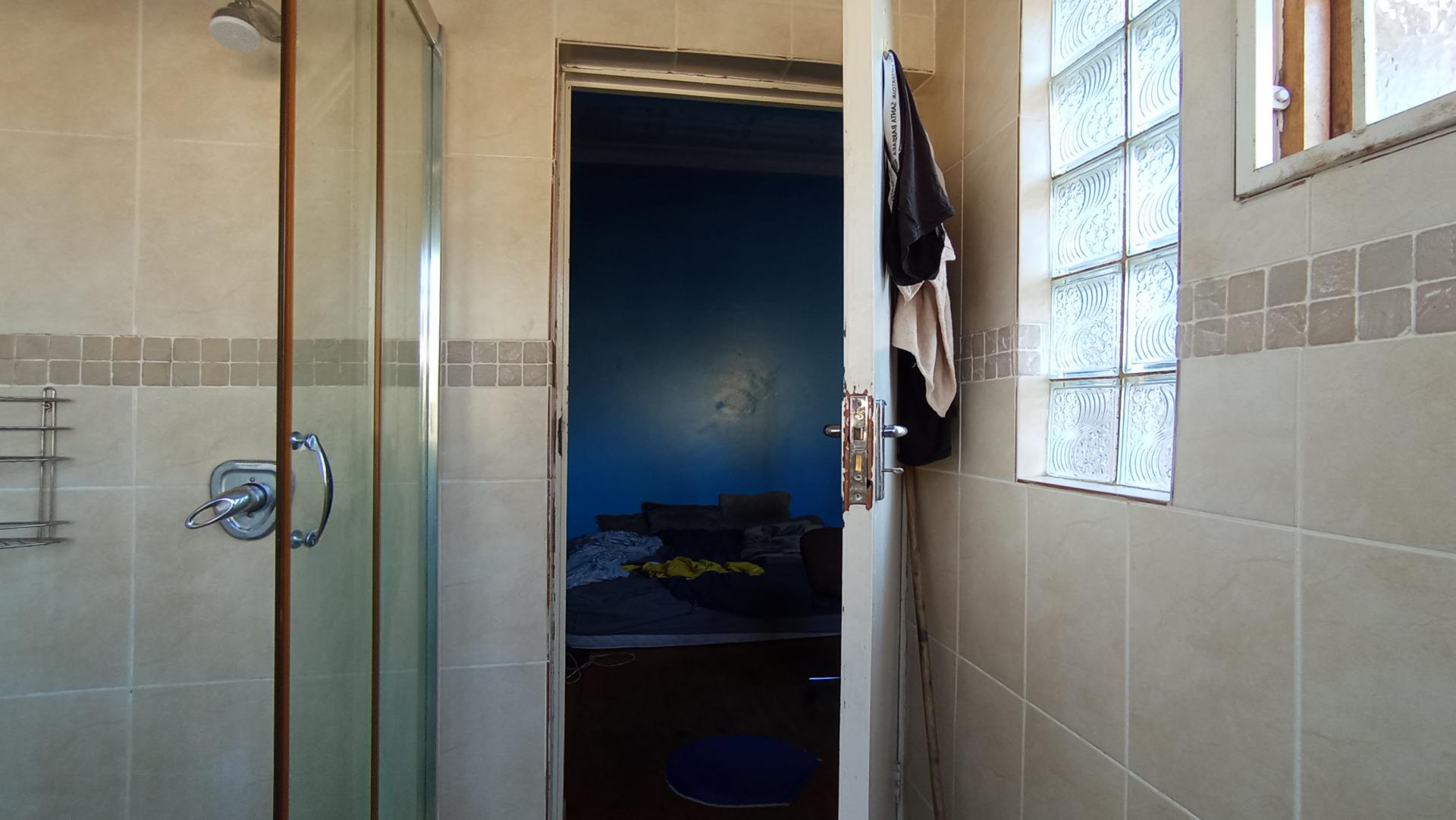 Bathroom 2 - 5 square meters of property in Kensington - JHB