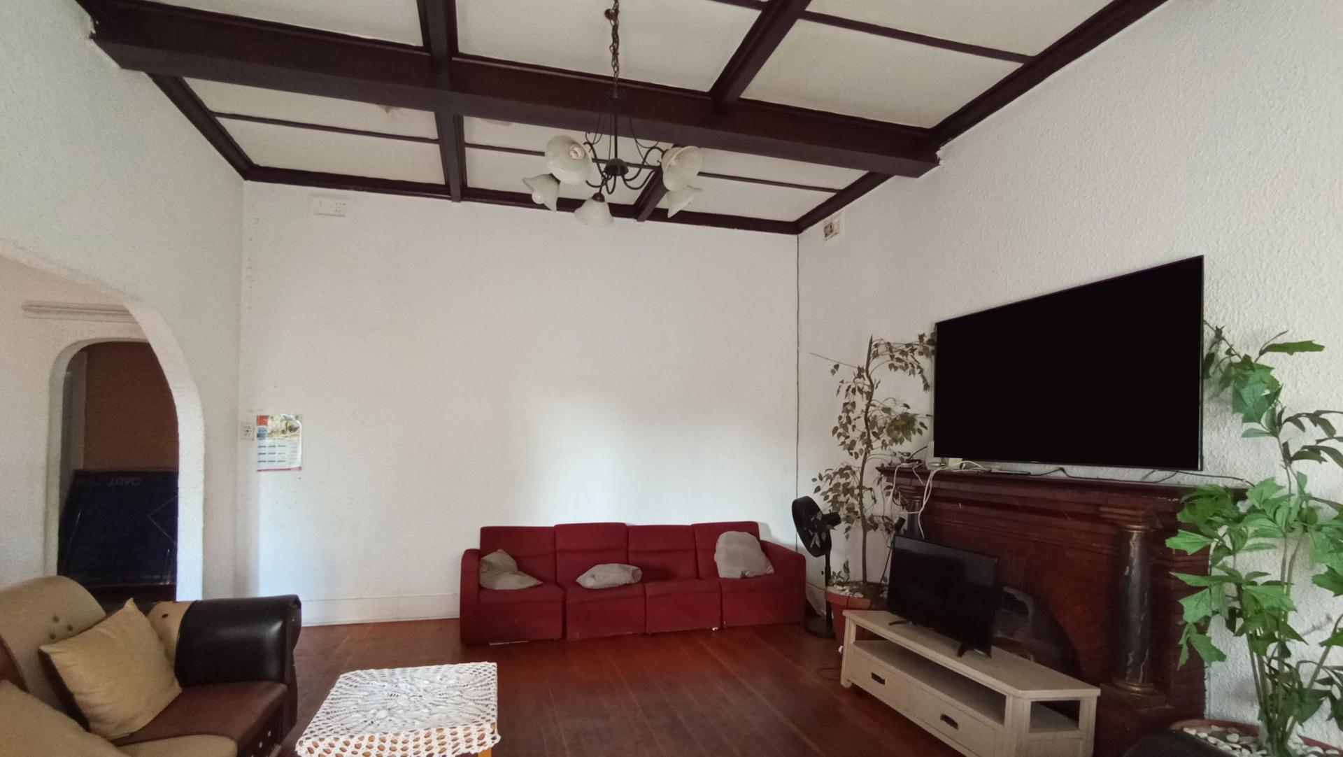 Lounges - 27 square meters of property in Kensington - JHB