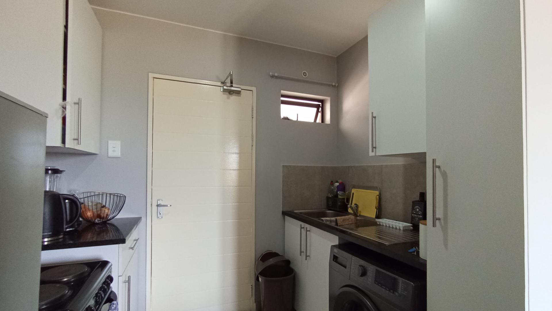 Kitchen - 5 square meters of property in Riverside View