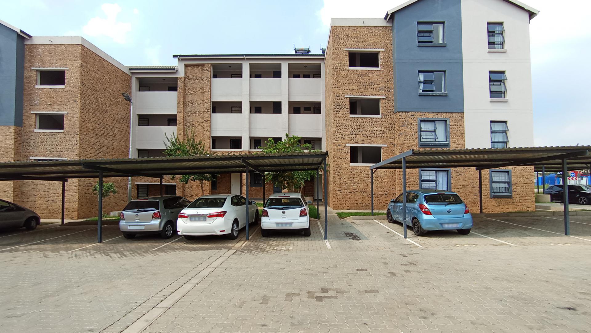 Front View of property in Riverside View