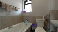 Bathroom 1 - 4 square meters of property in Riverside View
