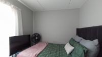 Bed Room 1 - 11 square meters of property in Riverside View