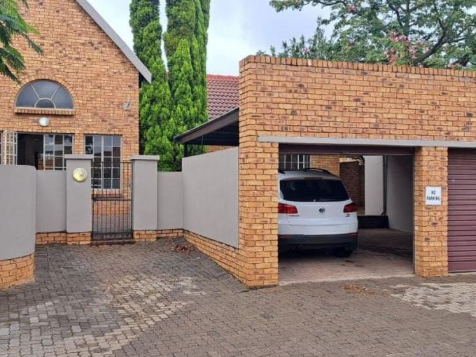 4 Bedroom Simplex for Sale For Sale in Safarituine - MR672069