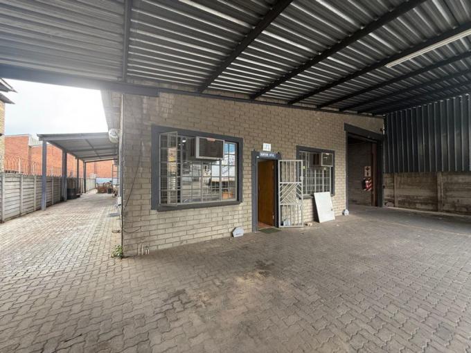 Commercial to Rent in Rustenburg - Property to rent - MR672072