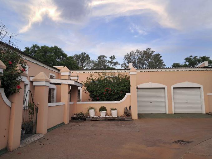 3 Bedroom Sectional Title for Sale For Sale in Rooiberg - Home Sell - MR672095
