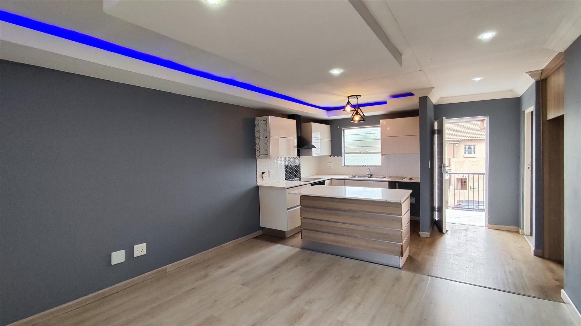 Lounges - 16 square meters of property in Albertsdal