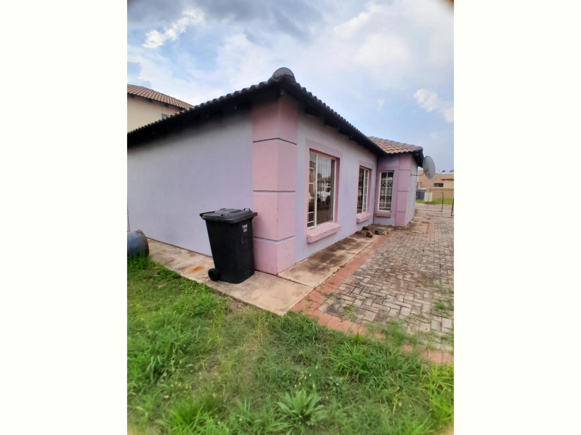 of property in Rosslyn