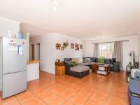  of property in Die Hoewes