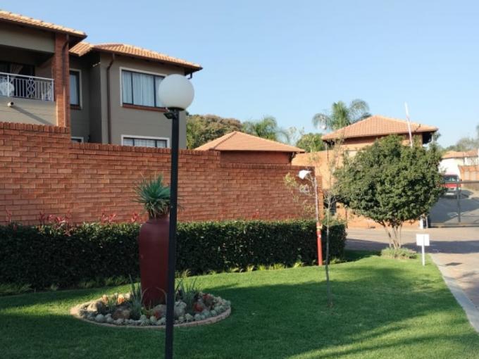 2 Bedroom Simplex for Sale For Sale in Glenvista - MR672166