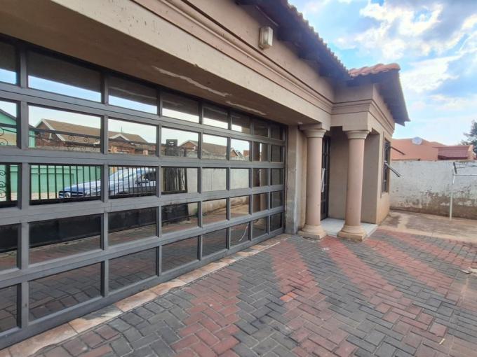 4 Bedroom House for Sale For Sale in Vosloorus - MR672172
