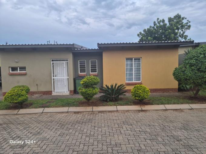 3 Bedroom Sectional Title for Sale For Sale in Waterval East - MR672209