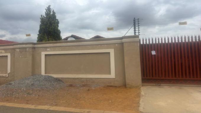 SA Home Loans Sale in Execution 3 Bedroom House for Sale in Protea Glen - MR672223