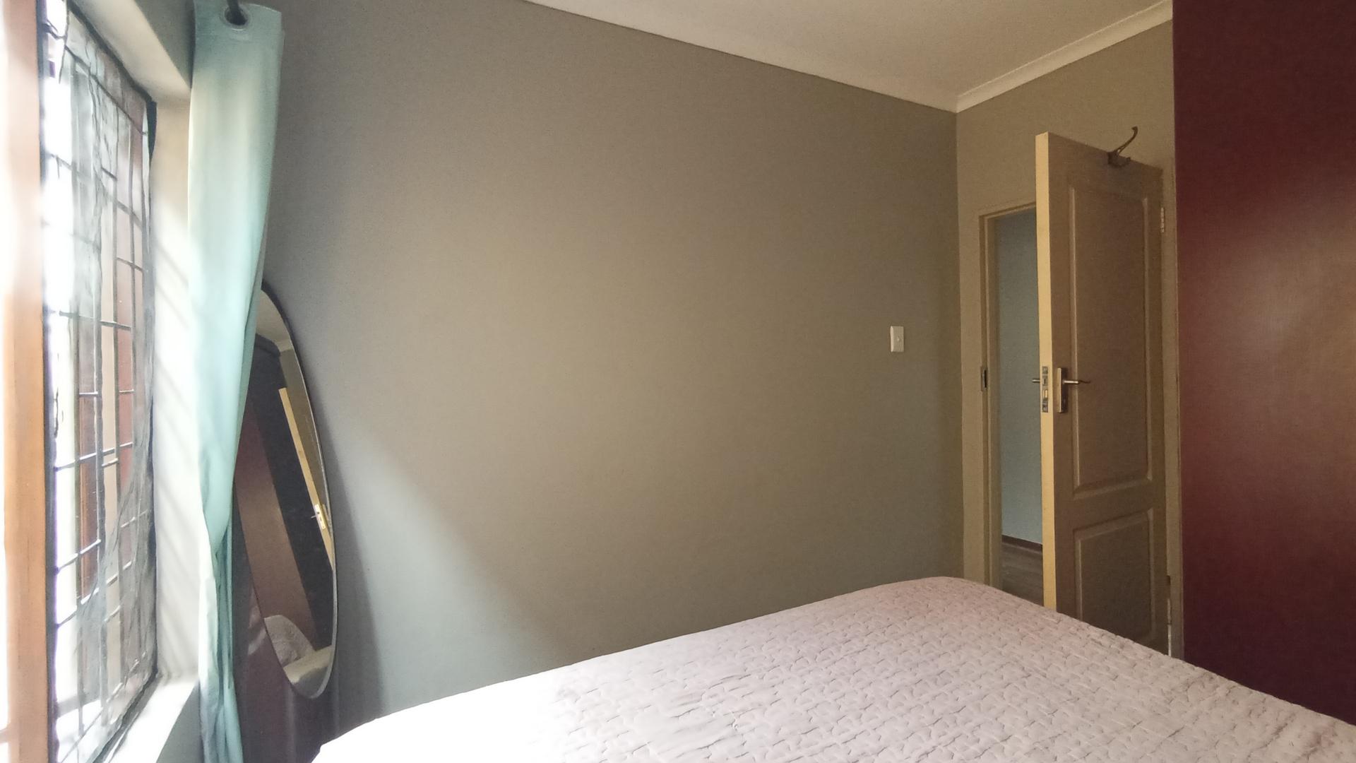 Bed Room 2 - 11 square meters of property in Montana