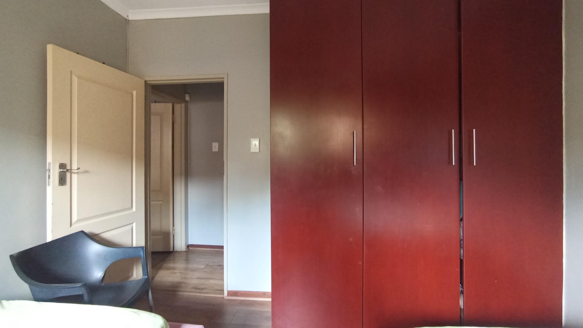 Bed Room 1 - 13 square meters of property in Montana