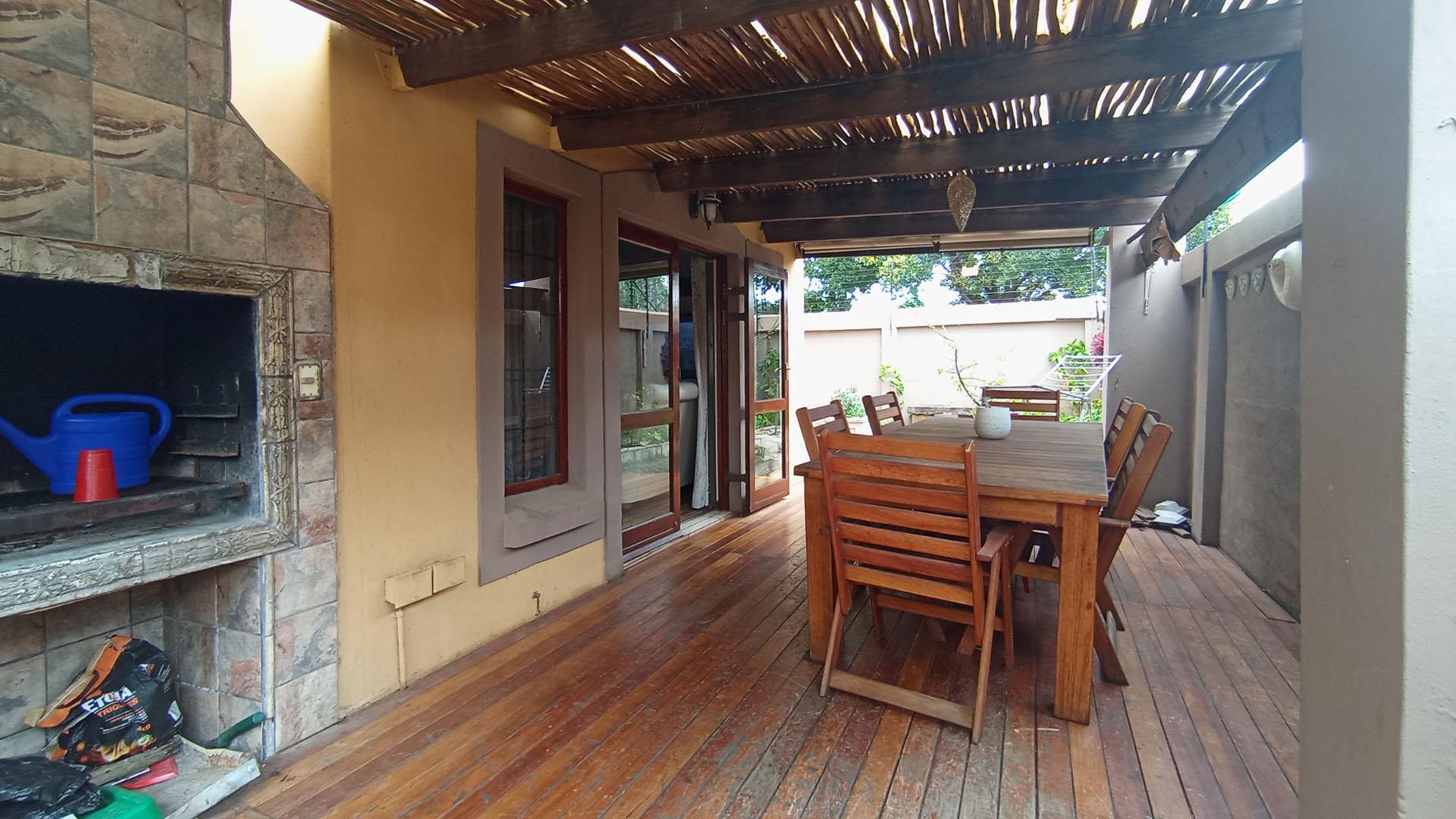 Patio - 20 square meters of property in Montana