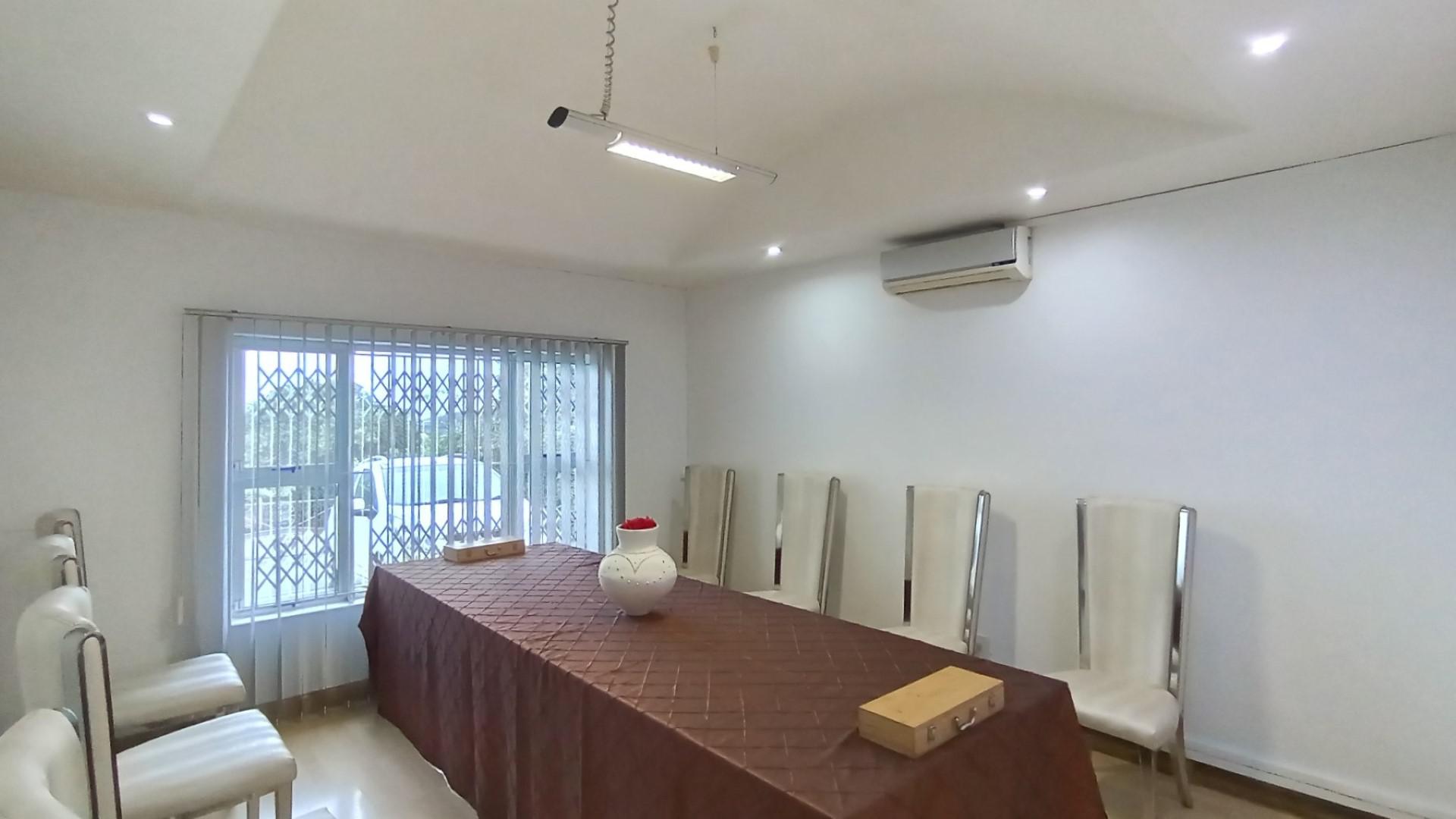 Dining Room - 23 square meters of property in Moseley