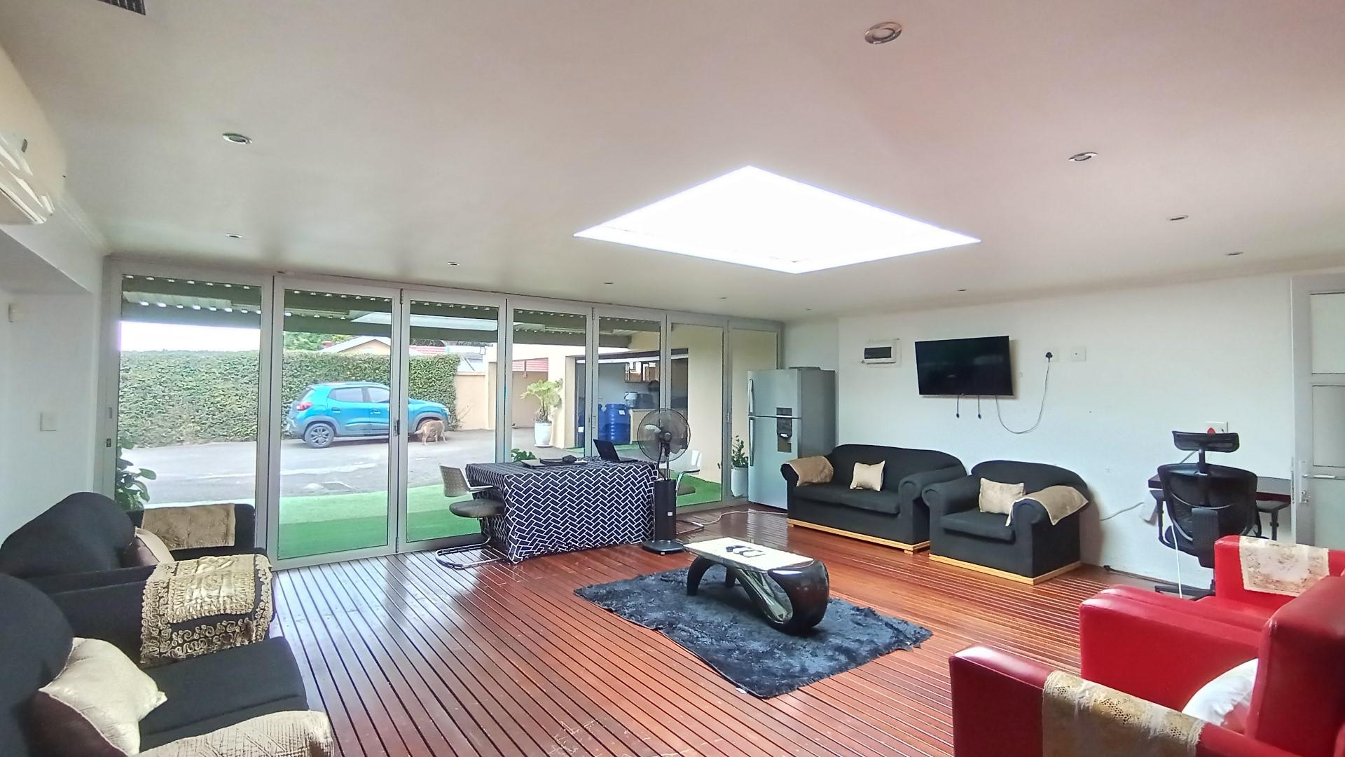 Entertainment - 59 square meters of property in Moseley