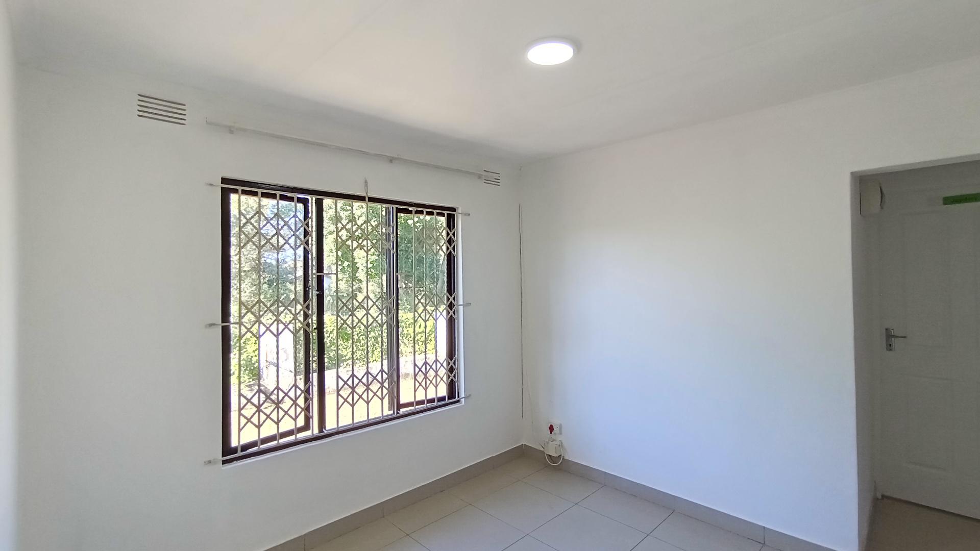 Dining Room - 11 square meters of property in Escombe 