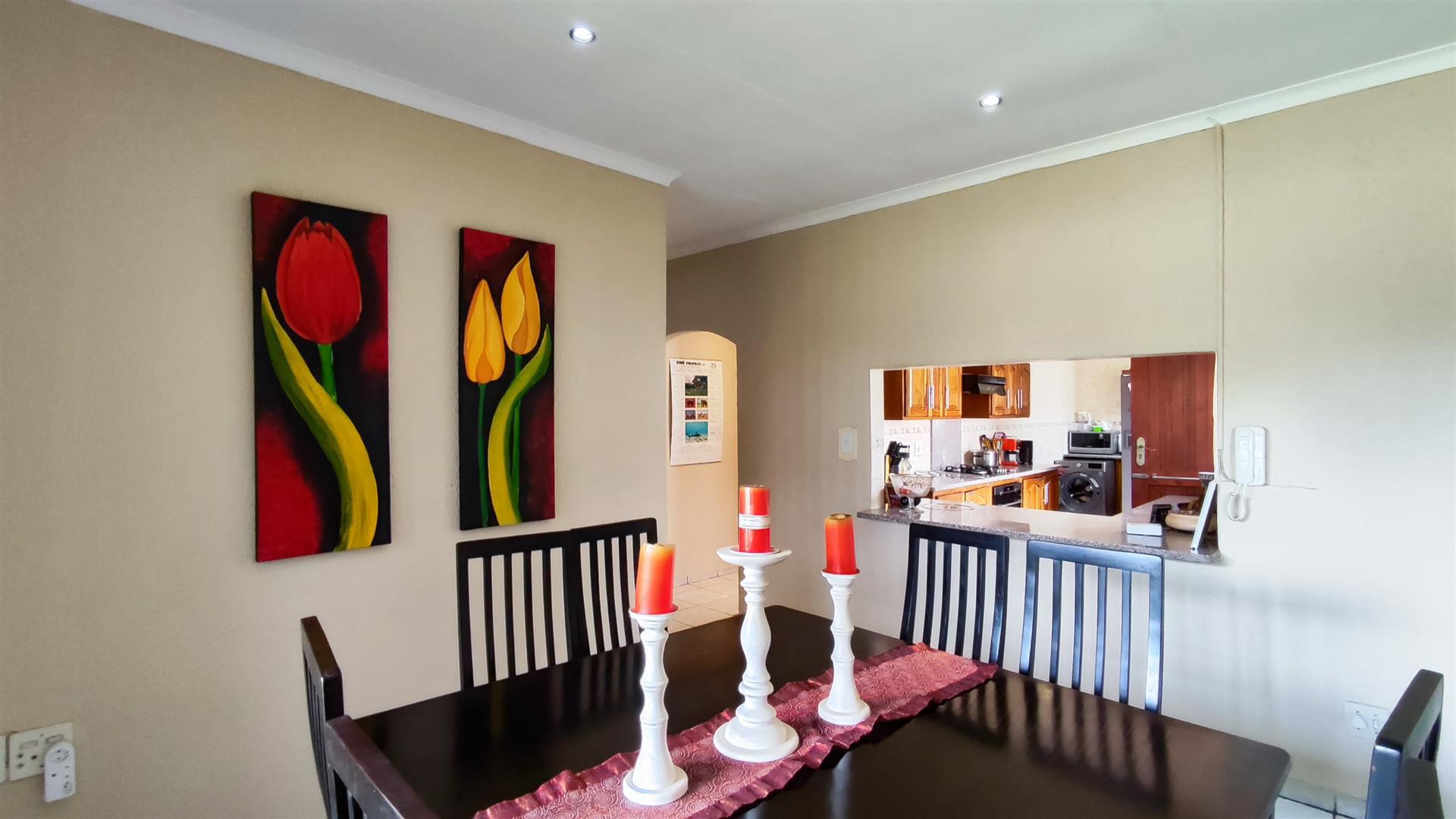 Dining Room - 12 square meters of property in Brackendowns