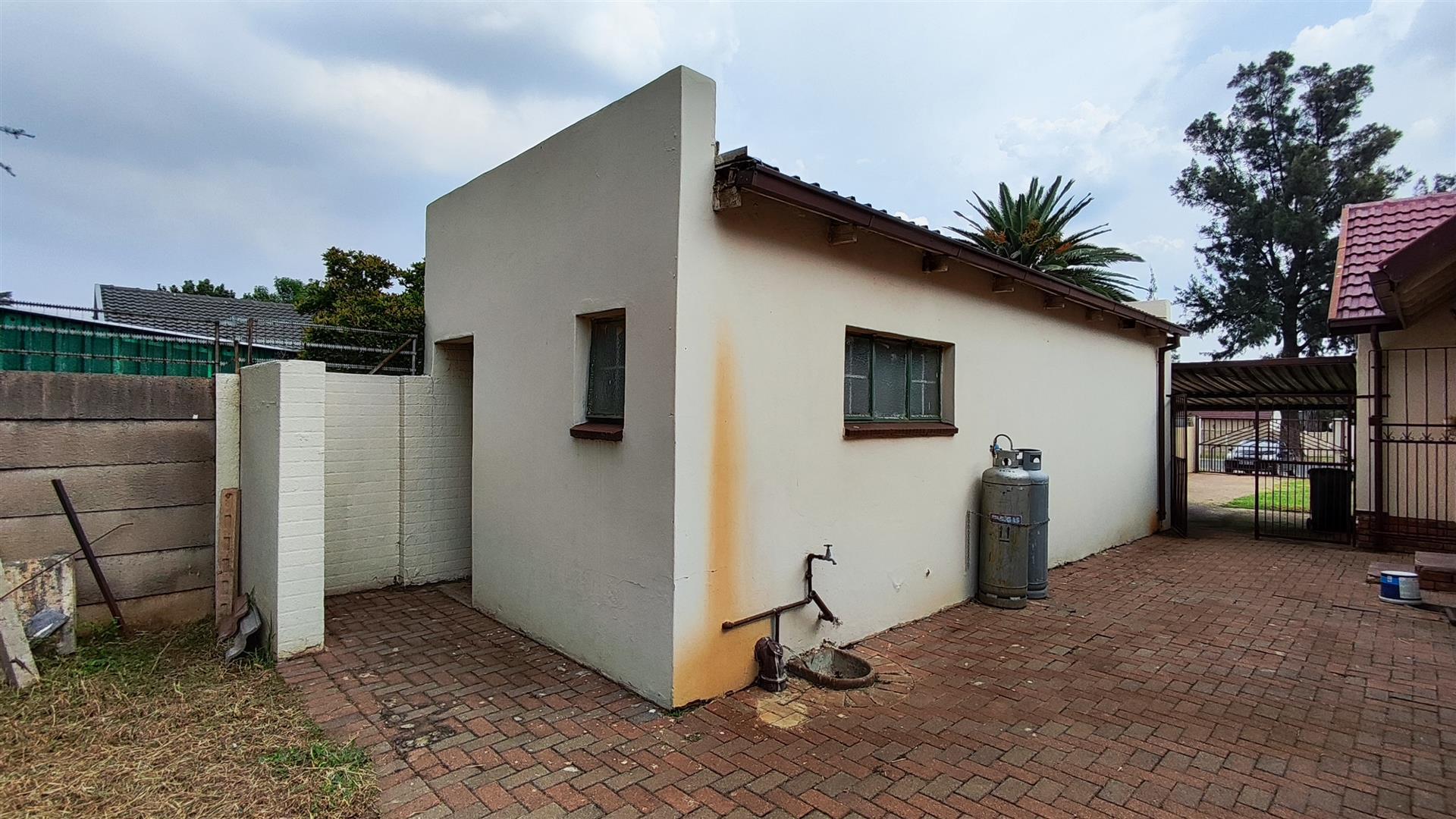 Staff Room - 7 square meters of property in Brackendowns