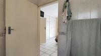 Main Bedroom - 18 square meters of property in Brackendowns