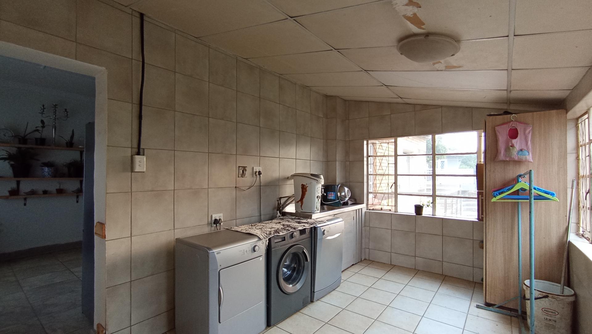 Rooms - 25 square meters of property in Fishers Hill